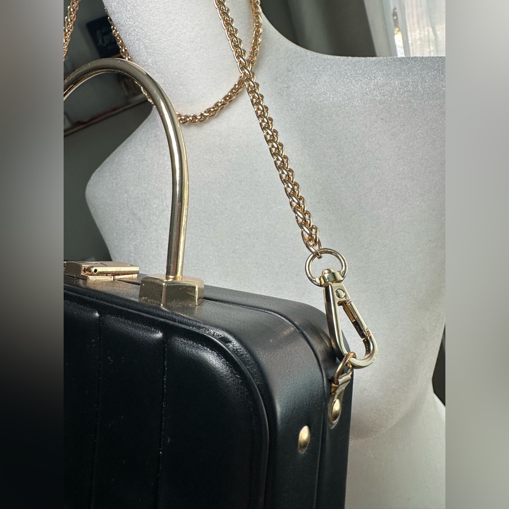 Box clutch with gold handle and gold chain strap - Picture 5 of 6